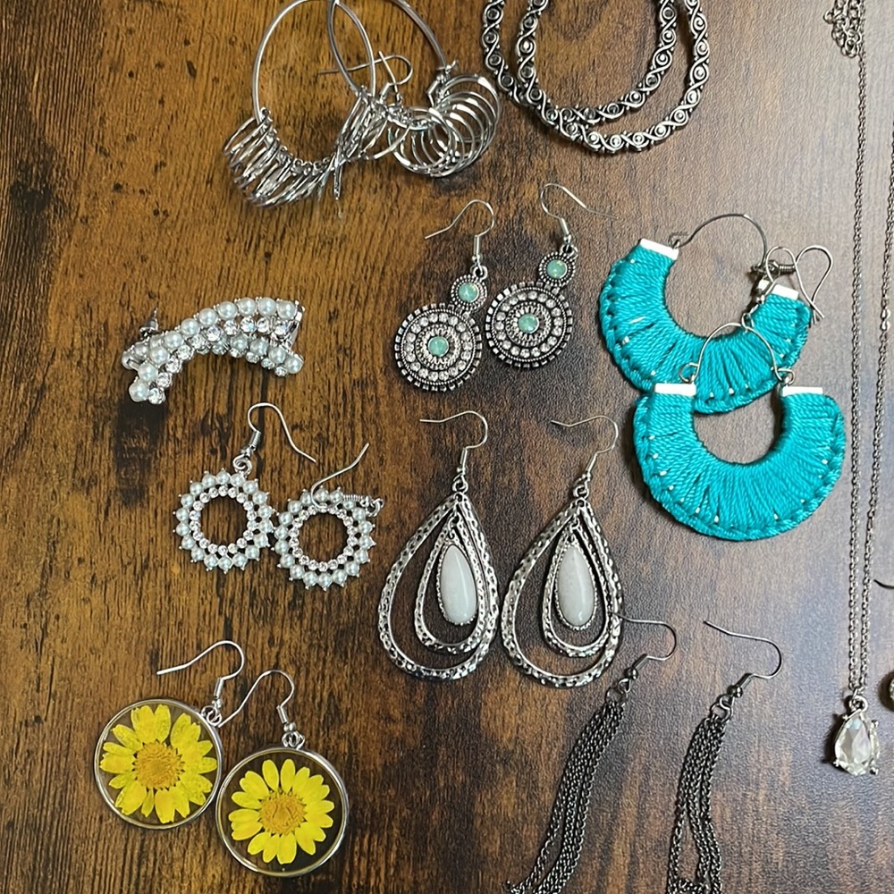 Jewelry Bundle - Picture 3 of 4